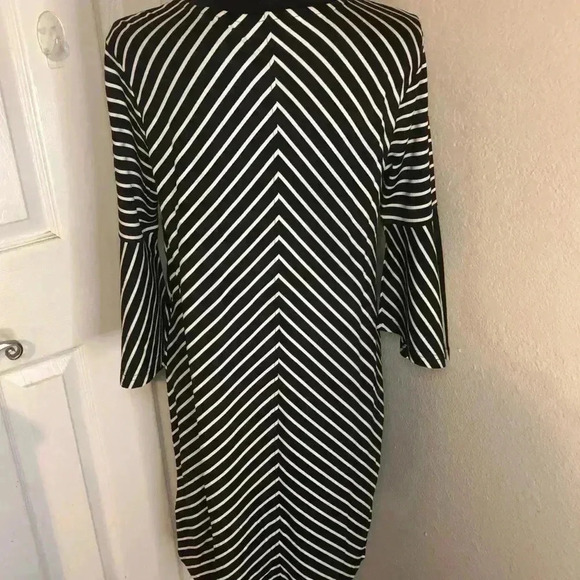 🤍🖤Black and white striped dress by Creation size 6P🖤🤍 - Picture 6 of 11